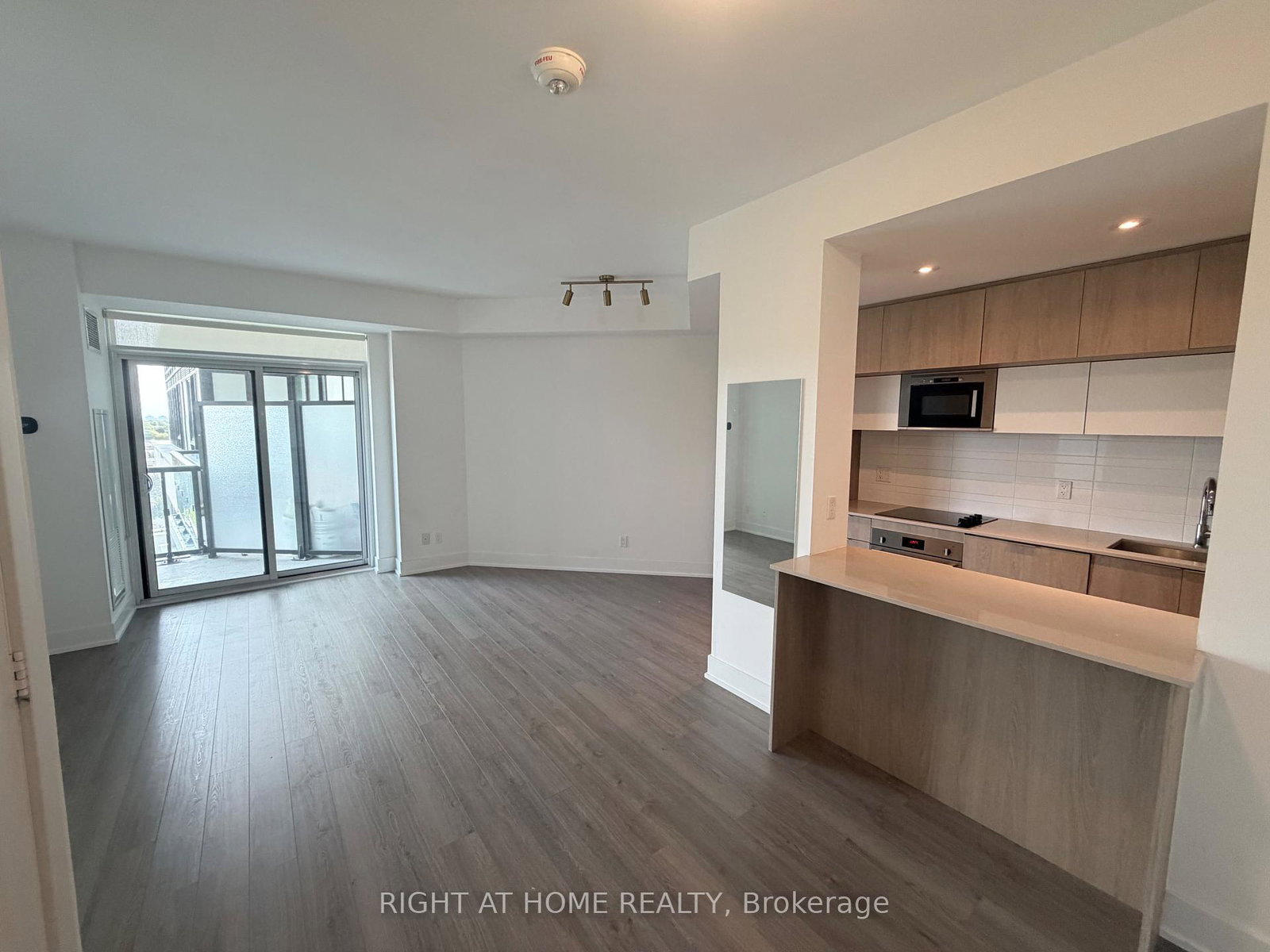 1-belsize-drive-toronto-toronto-ontario-c13725522