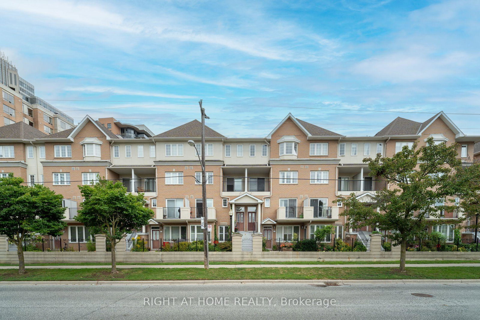 220-grandview-way-toronto-north-york-ontario-c13725578