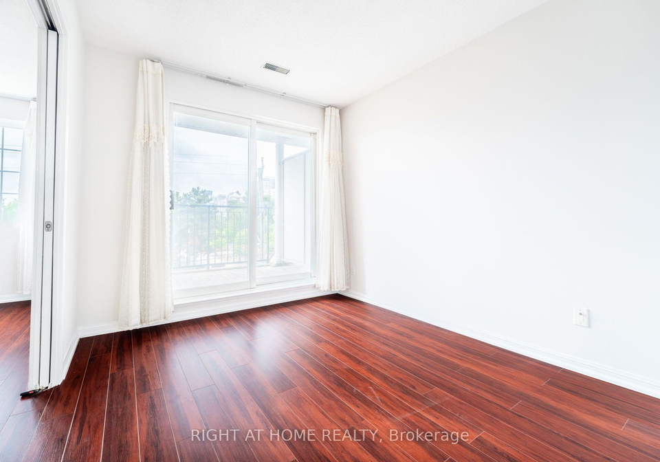 220-grandview-way-toronto-north-york-ontario-c13725578