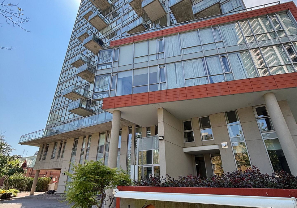 30-canterbury-place-toronto-toronto-ontario-c13725710
