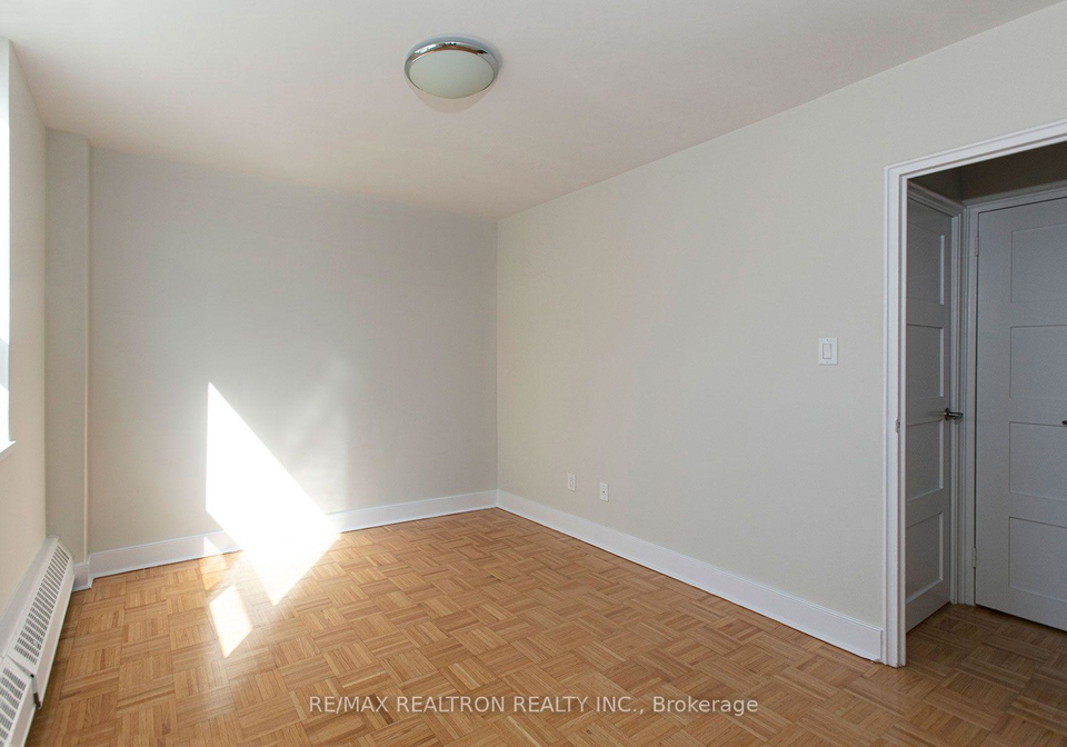 490-eglinton-avenue-e-toronto-toronto-ontario-c13725954