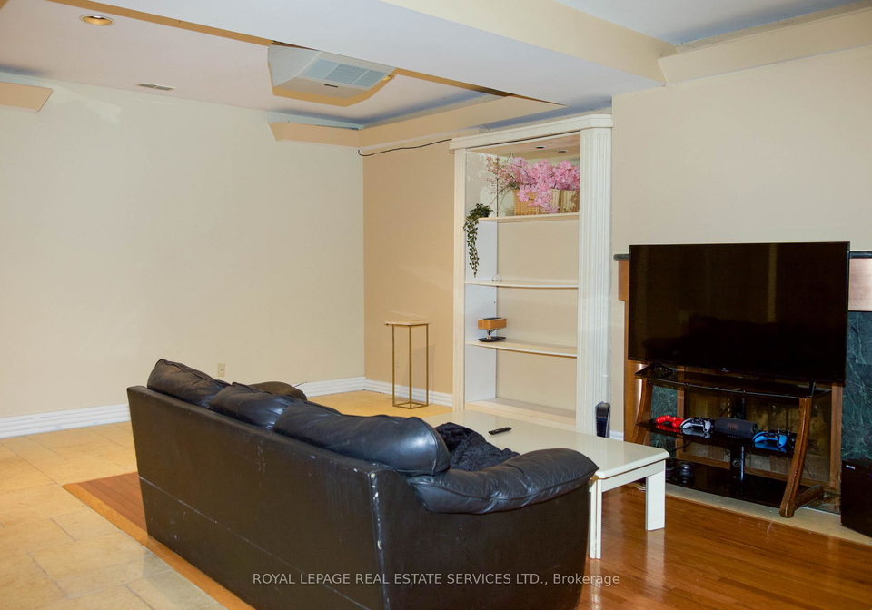 2b-debell-lane-toronto-north-york-ontario-c13725998