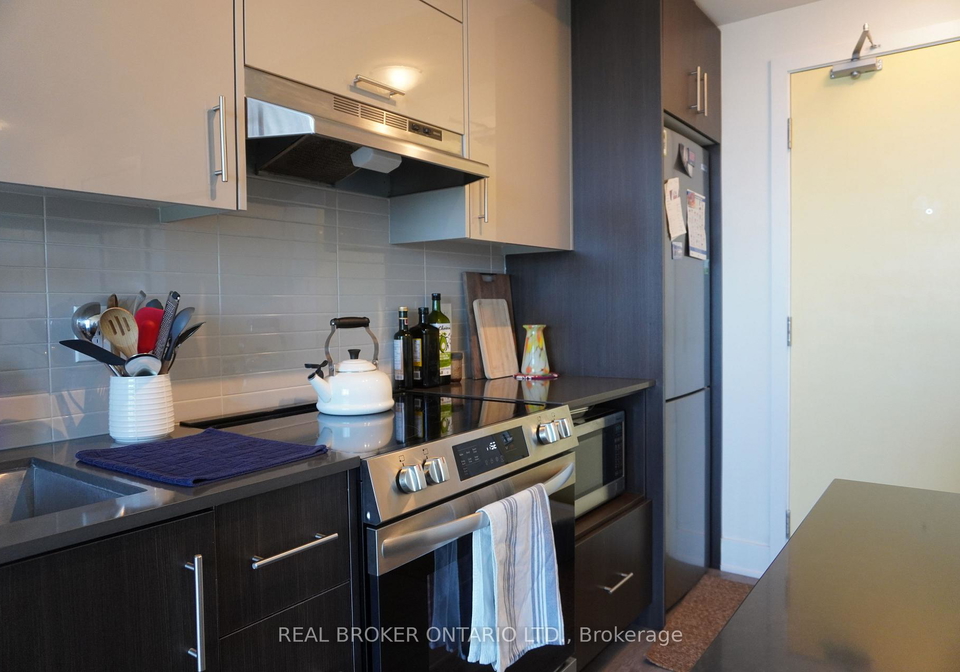 188-fairview-mall-drive-toronto-north-york-ontario-c13726368