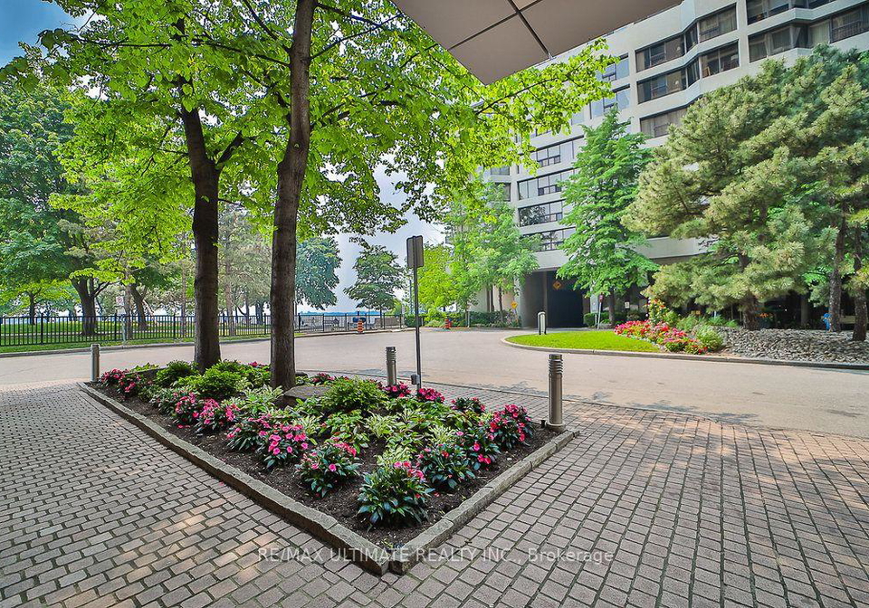 33-harbour-square-toronto-toronto-ontario-c13726402