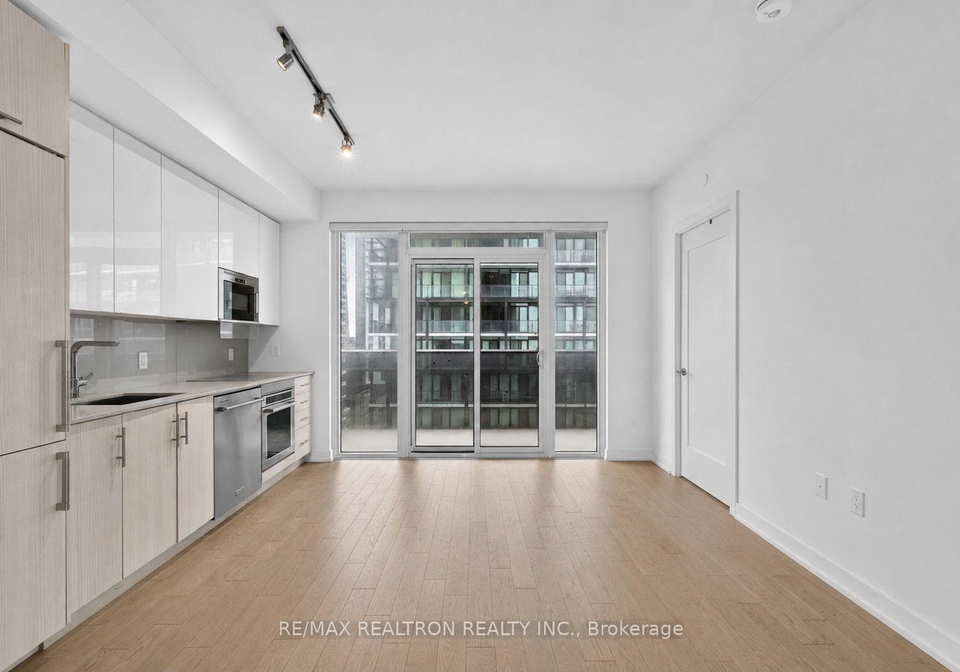 330-richmond-street-w-toronto-toronto-ontario-c13727086