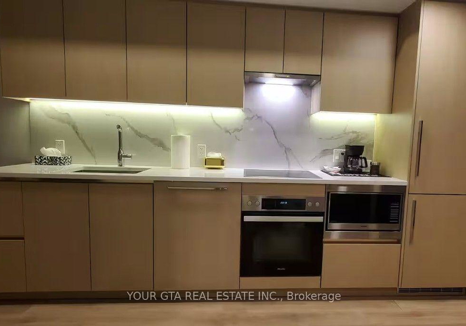 3-concord-cityplace-way-toronto-toronto-ontario-c13727116