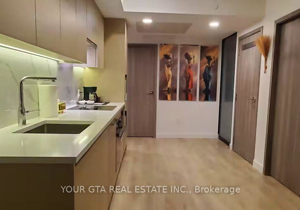 3-concord-cityplace-way-toronto-toronto-ontario-c13727116