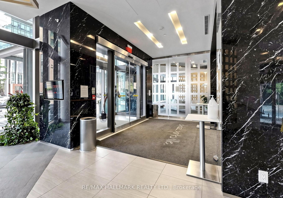 45-charles-street-e-toronto-toronto-ontario-c13727424