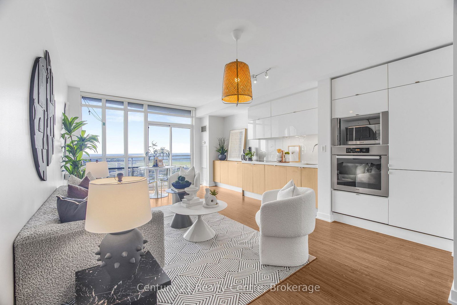 21-iceboat-terrace-toronto-toronto-ontario-c13727436