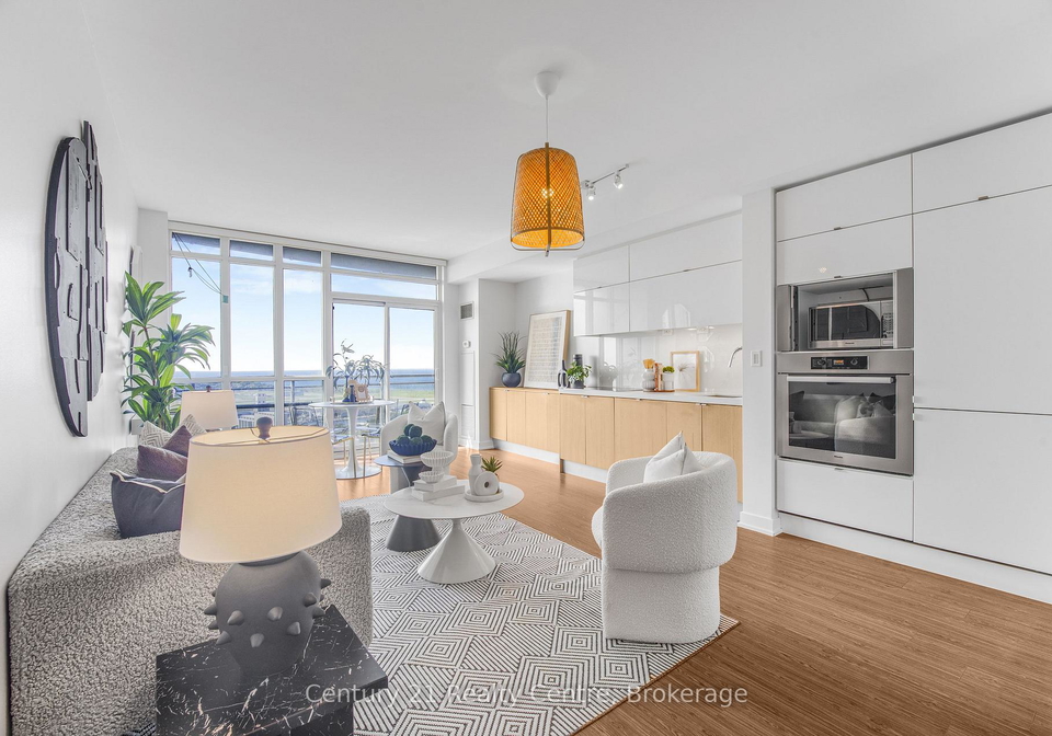 21-iceboat-terrace-toronto-toronto-ontario-c13727436
