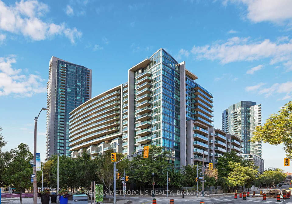 209-fort-york-boulevard-toronto-toronto-ontario-c13727988
