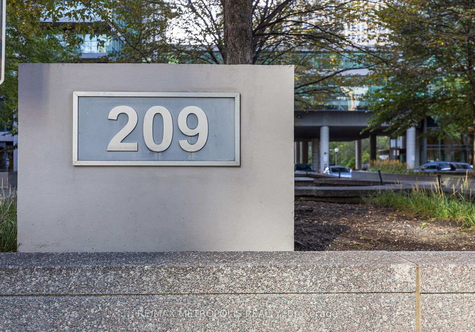 209-fort-york-boulevard-toronto-toronto-ontario-c13727988