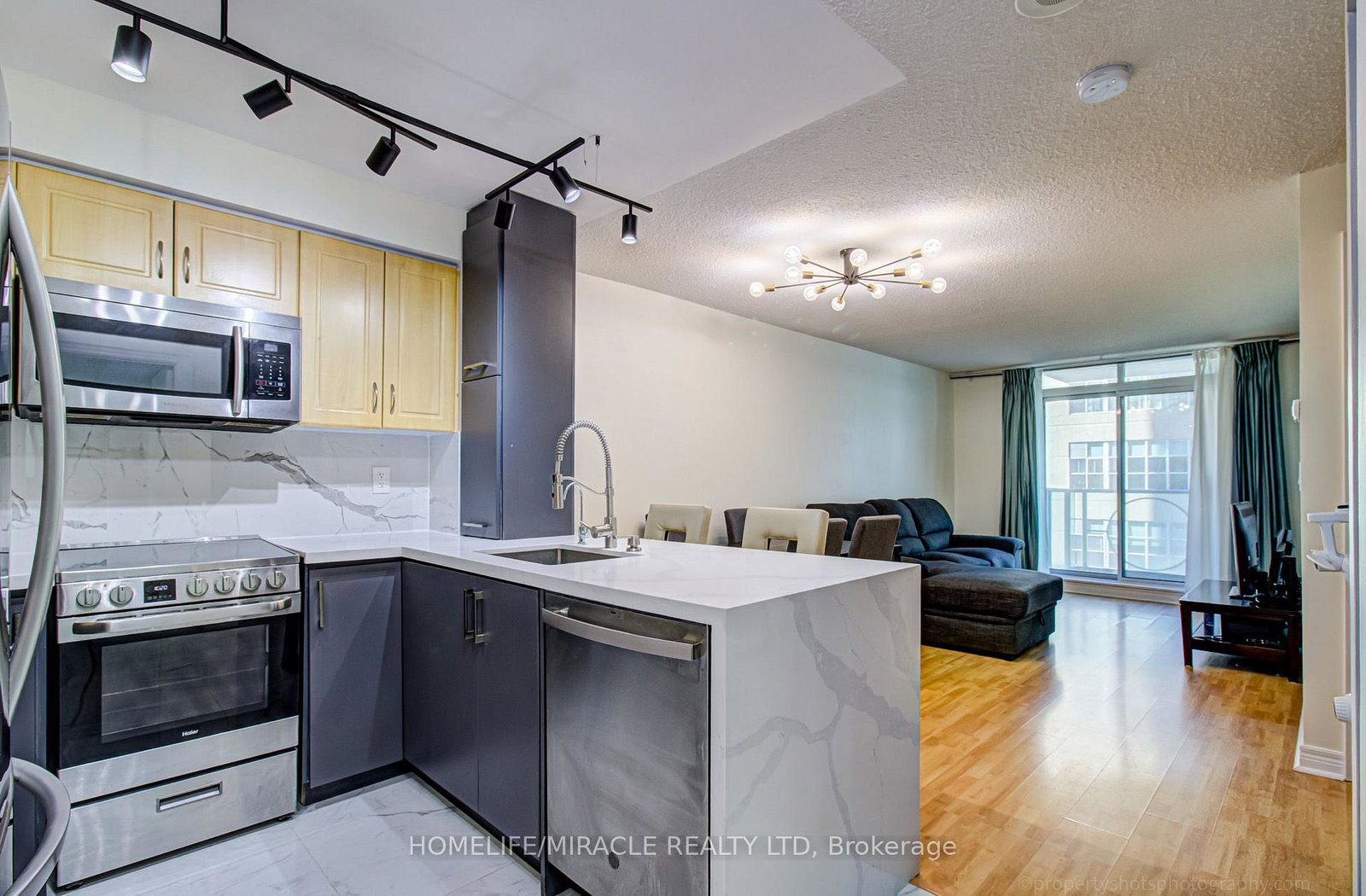 212-eglinton-avenue-toronto-toronto-ontario-c13728564