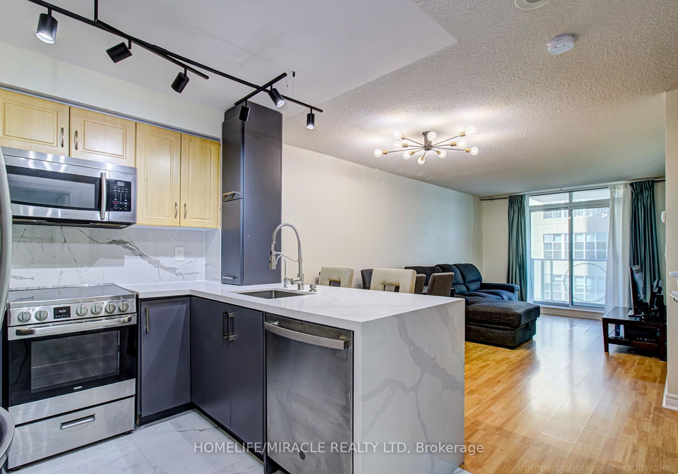 212-eglinton-avenue-toronto-toronto-ontario-c13728564