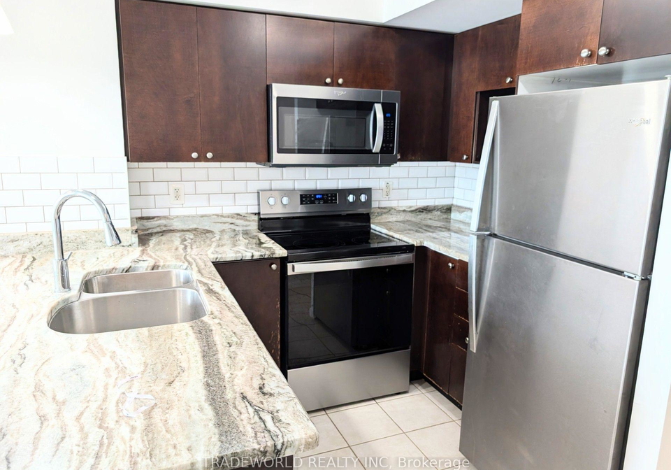 18-yonge-street-toronto-toronto-ontario-c13729030