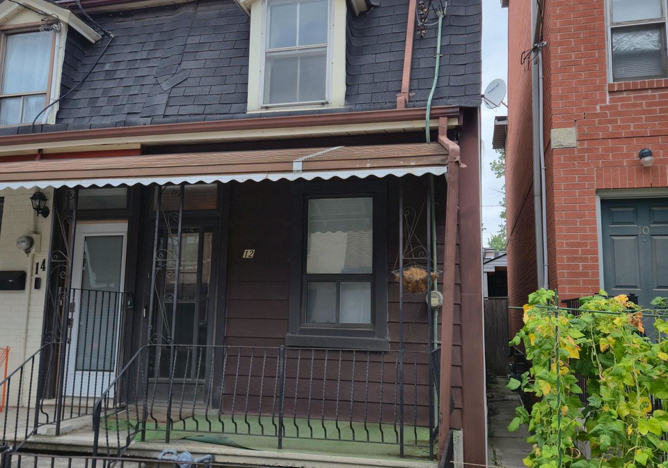12-whitaker-avenue-toronto-toronto-ontario-c13729338