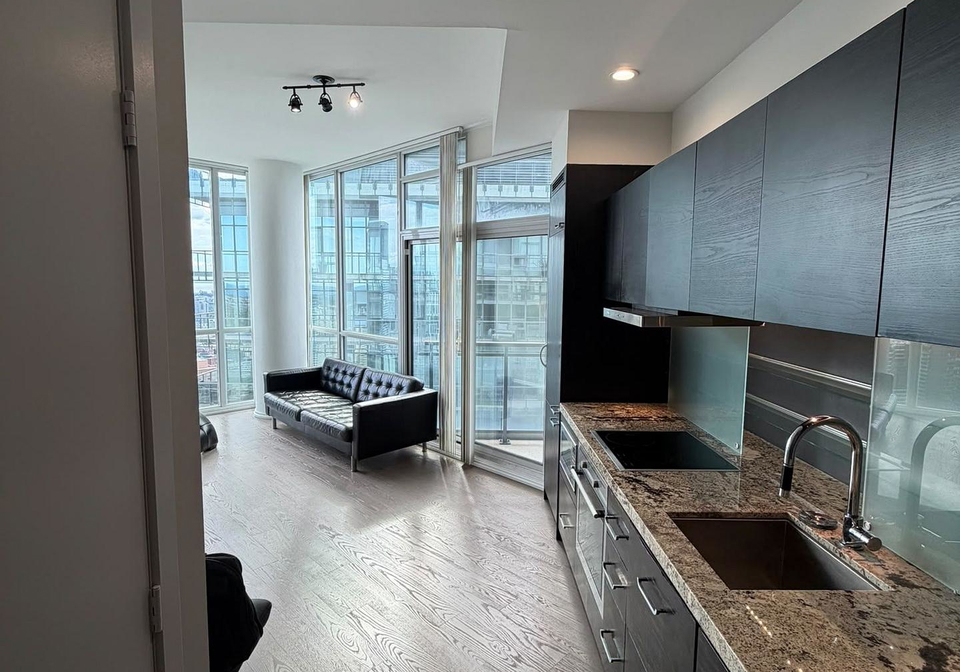45-charles-street-e-toronto-toronto-ontario-c13729594