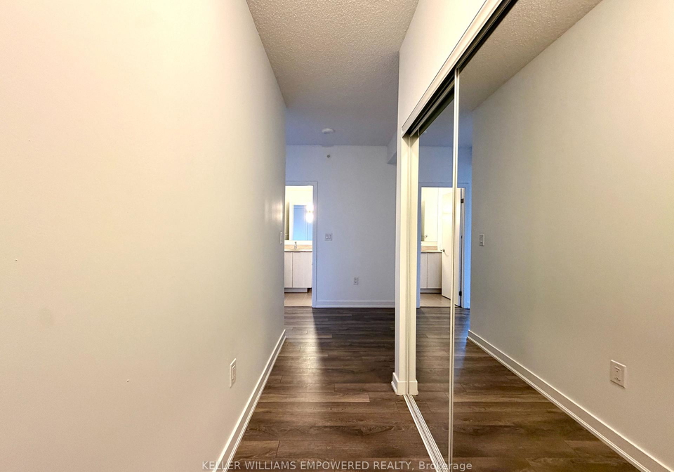 31-phipps-street-toronto-toronto-ontario-c13729670