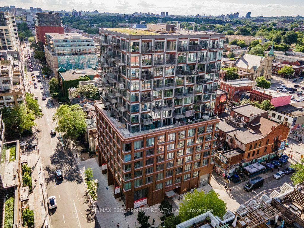 2-augusta-avenue-toronto-toronto-ontario-c13729690