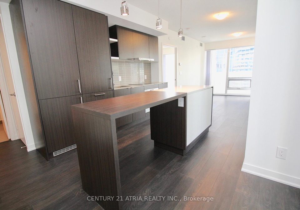 100-harbour-street-toronto-toronto-ontario-c13729780