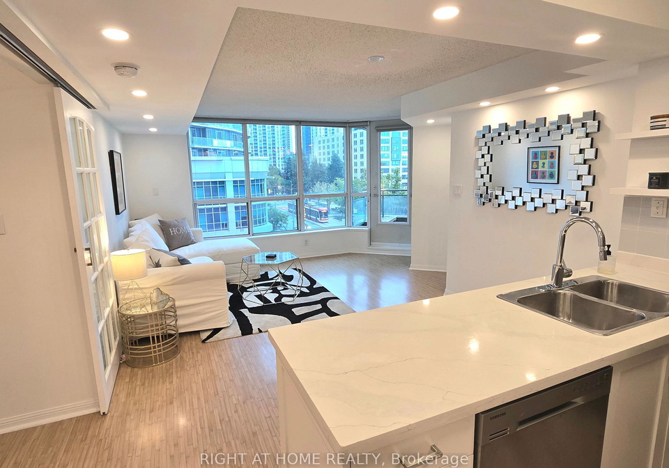 228-queens-quay-w-toronto-toronto-ontario-c13729892