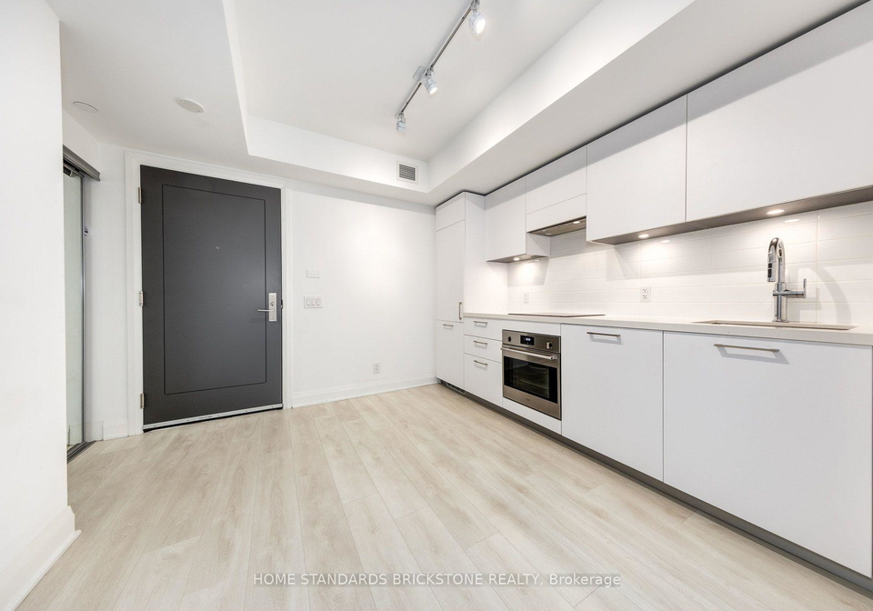 33-frederick-todd-way-toronto-east-york-ontario-c13731696