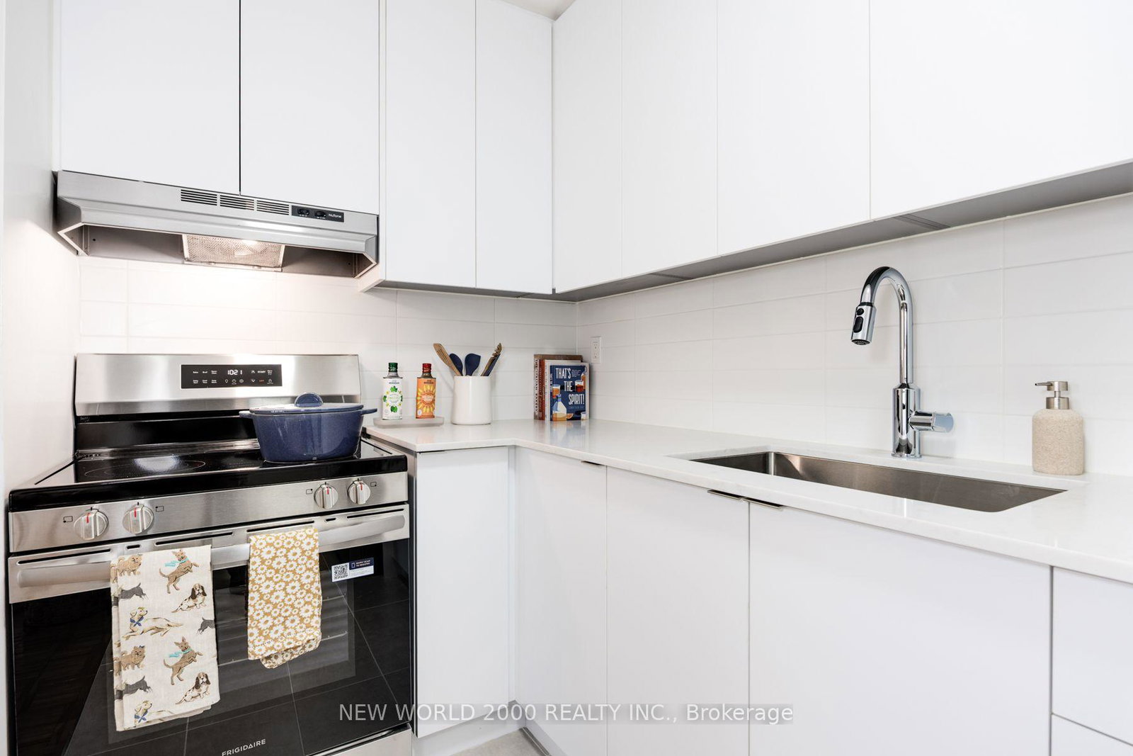101-roehampton-avenue-toronto-toronto-ontario-c13731866