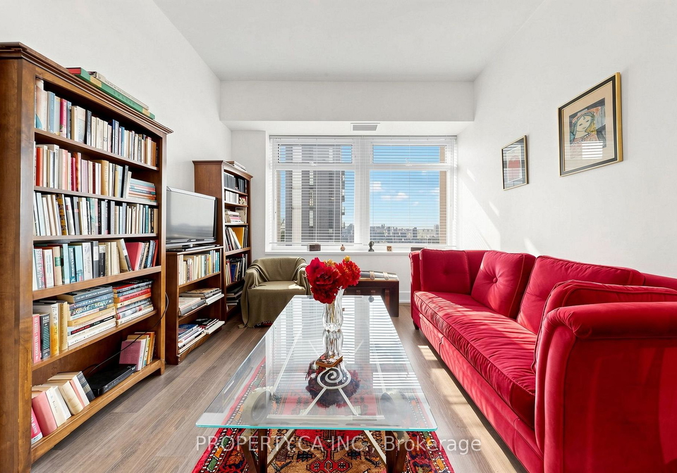 111-st-clair-avenue-w-toronto-toronto-ontario-c13732016