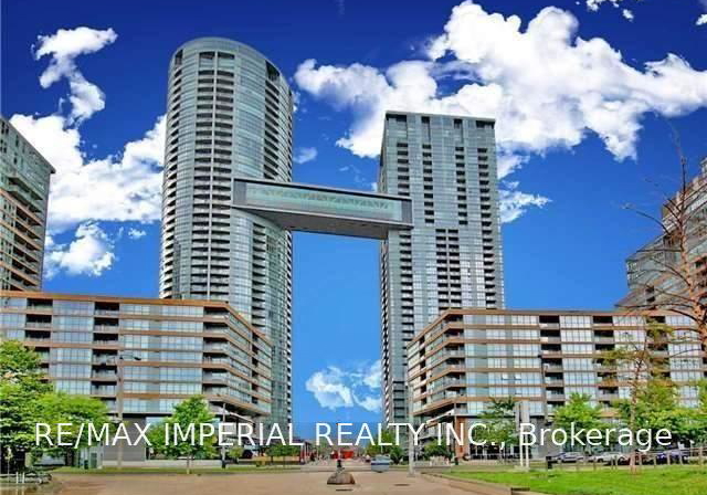 15-iceboat-terrace-toronto-toronto-ontario-c13732474