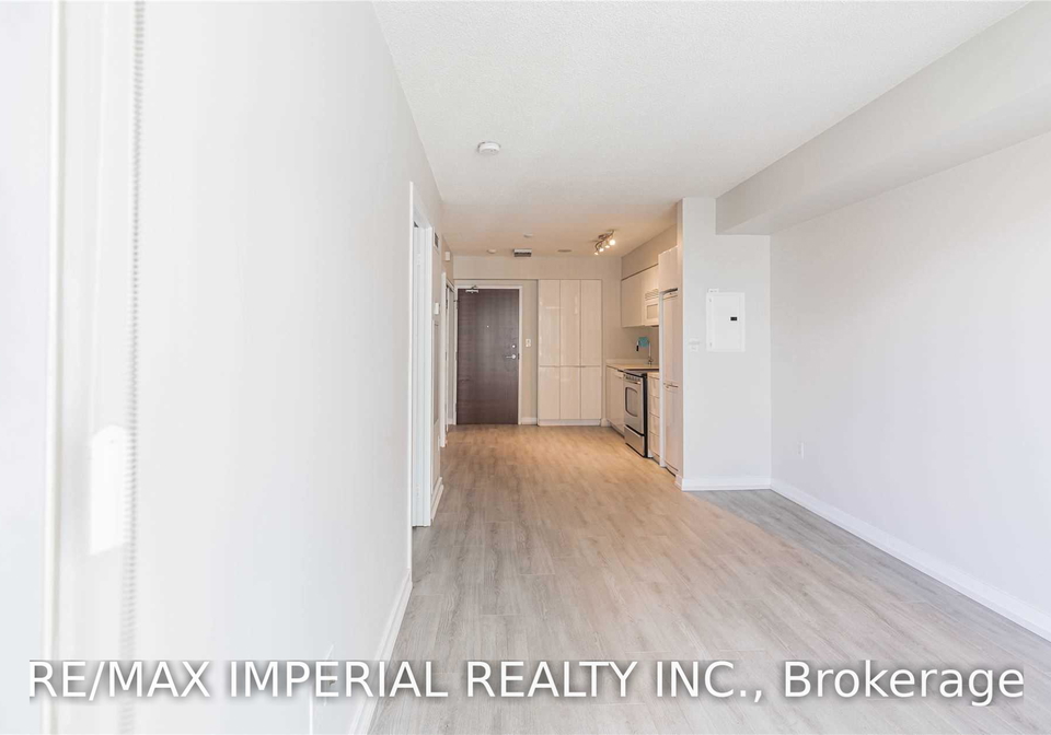 15-iceboat-terrace-toronto-toronto-ontario-c13732474