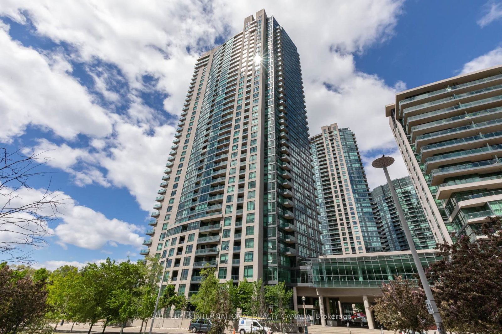 215-fort-york-boulevard-toronto-toronto-ontario-c13732818
