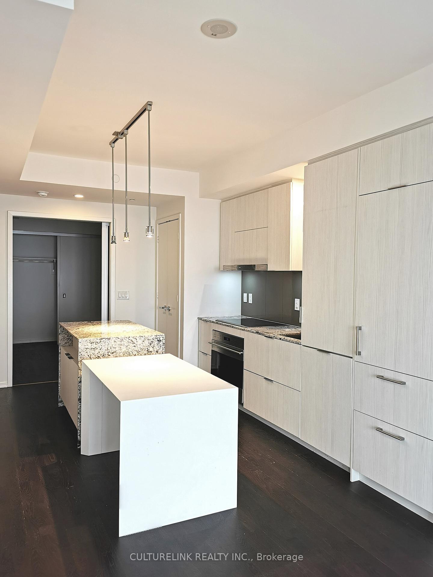 1-bloor-street-e-toronto-toronto-ontario-c13733334