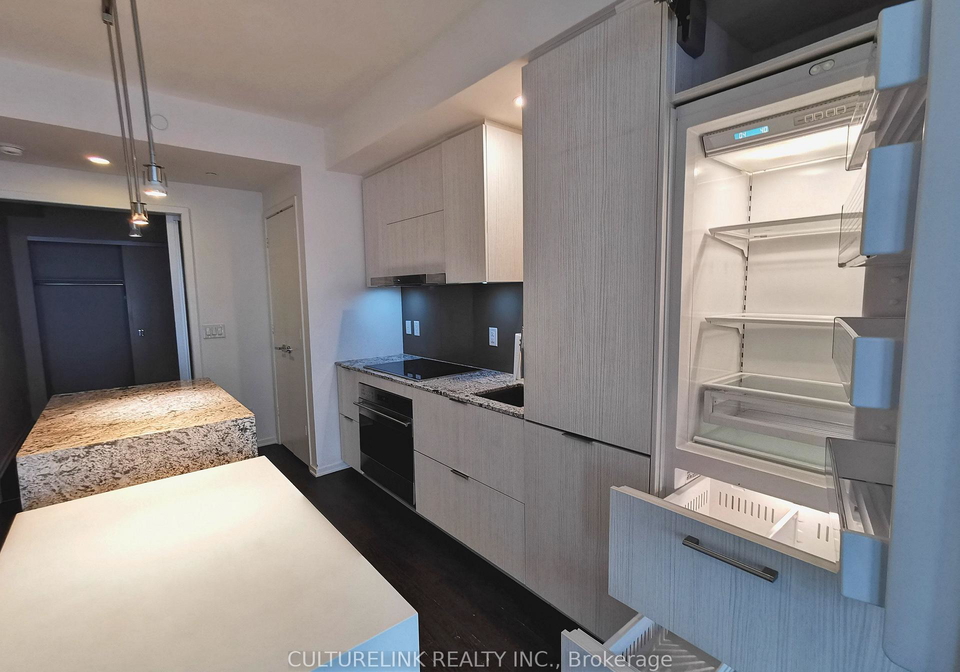 1-bloor-street-e-toronto-toronto-ontario-c13733334