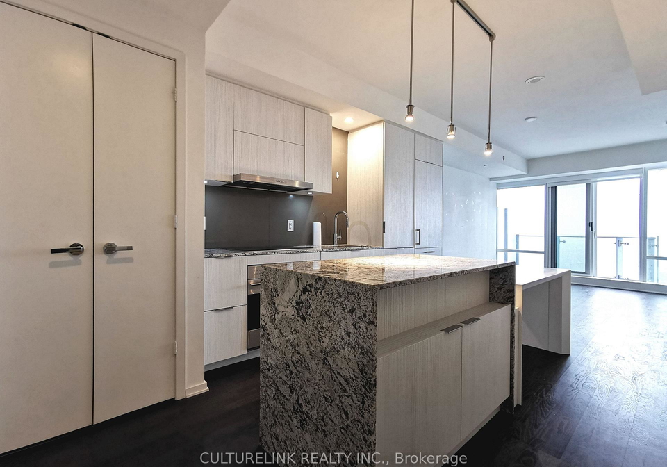 1-bloor-street-e-toronto-toronto-ontario-c13733334