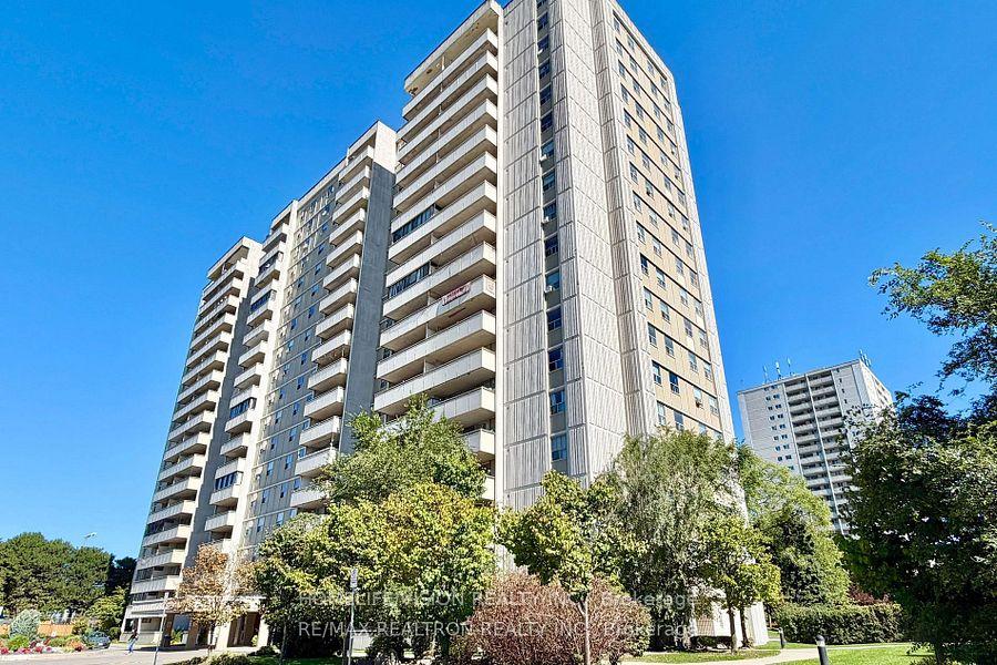 1338-york-mills-boulevard-toronto-north-york-ontario-c13733524