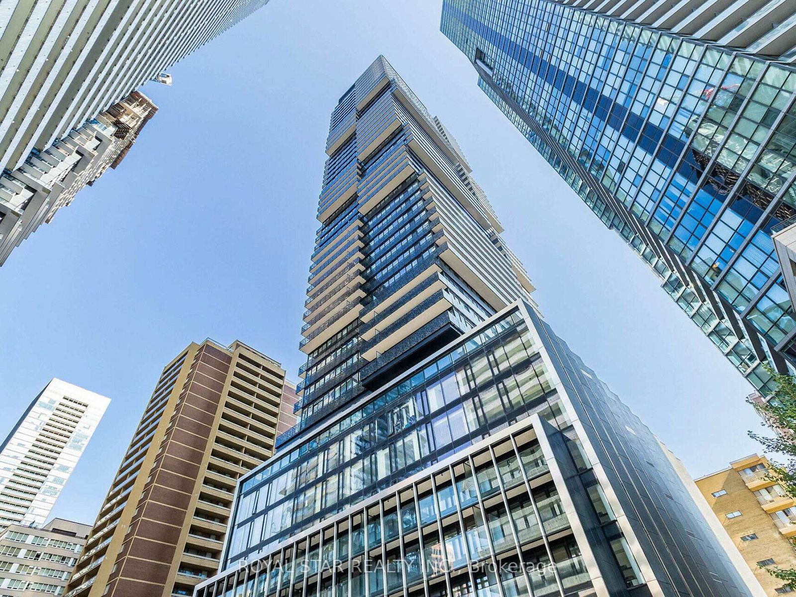 55-charles-street-e-toronto-toronto-ontario-c13734136