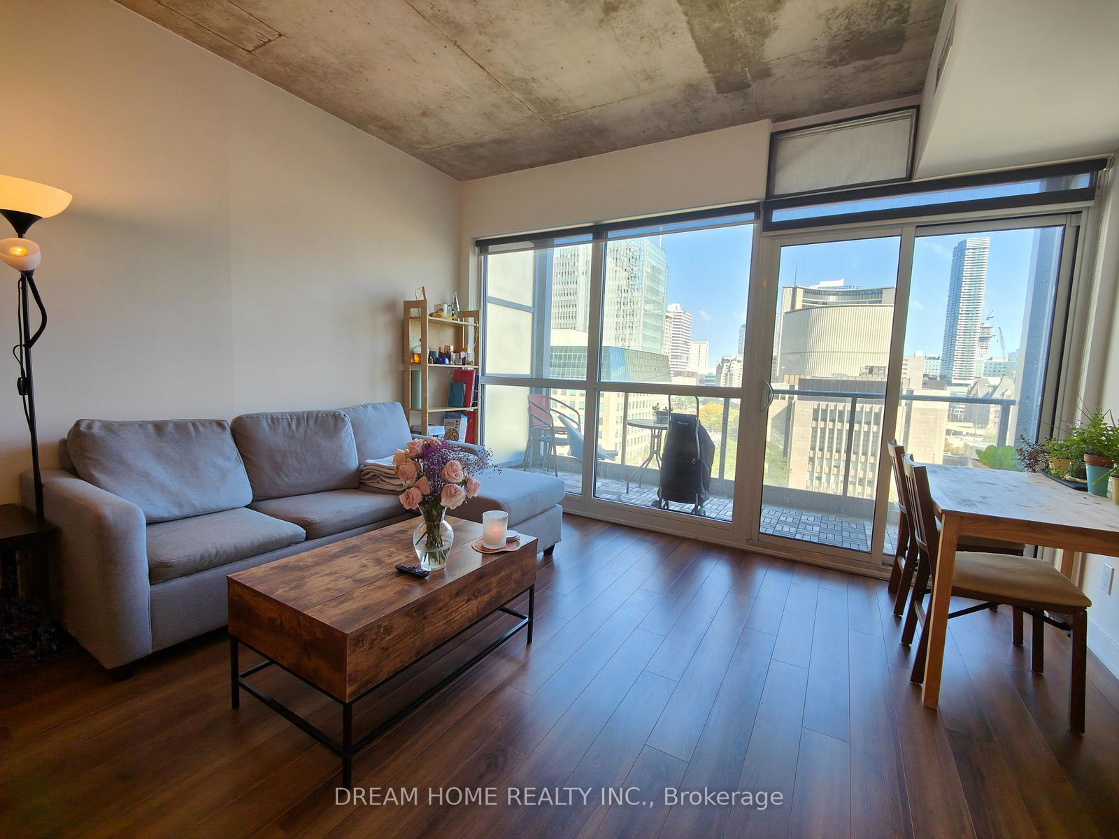 210-simcoe-street-toronto-toronto-ontario-c13734836