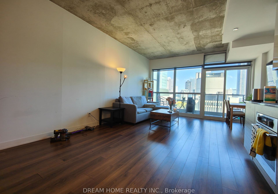 210-simcoe-street-toronto-toronto-ontario-c13734836
