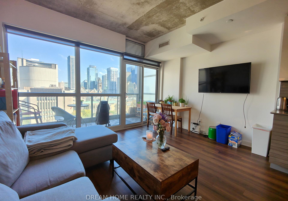 210-simcoe-street-toronto-toronto-ontario-c13734836