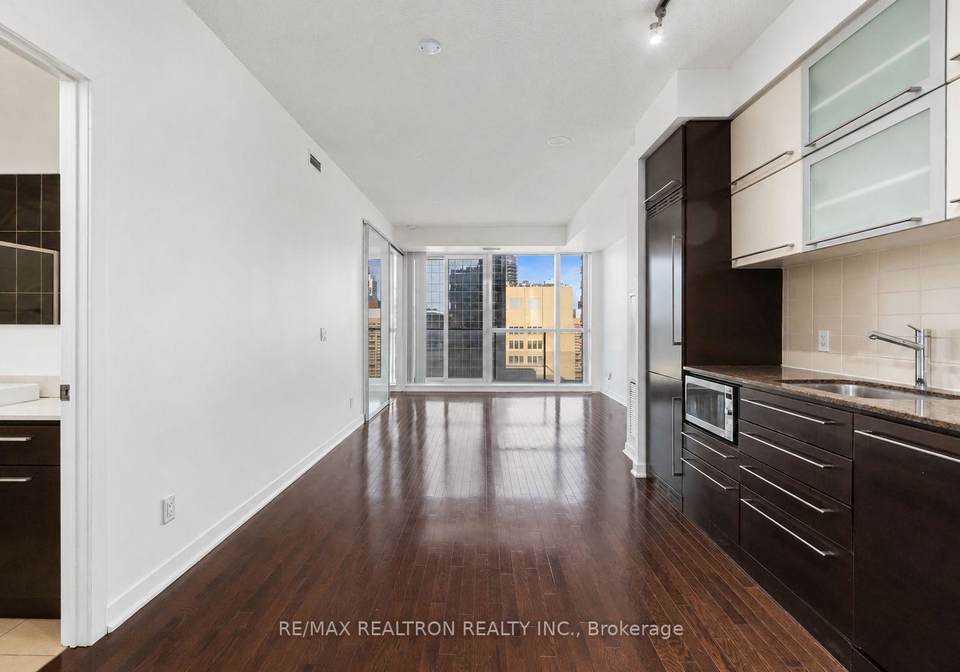 770-bay-street-toronto-toronto-ontario-c13735676