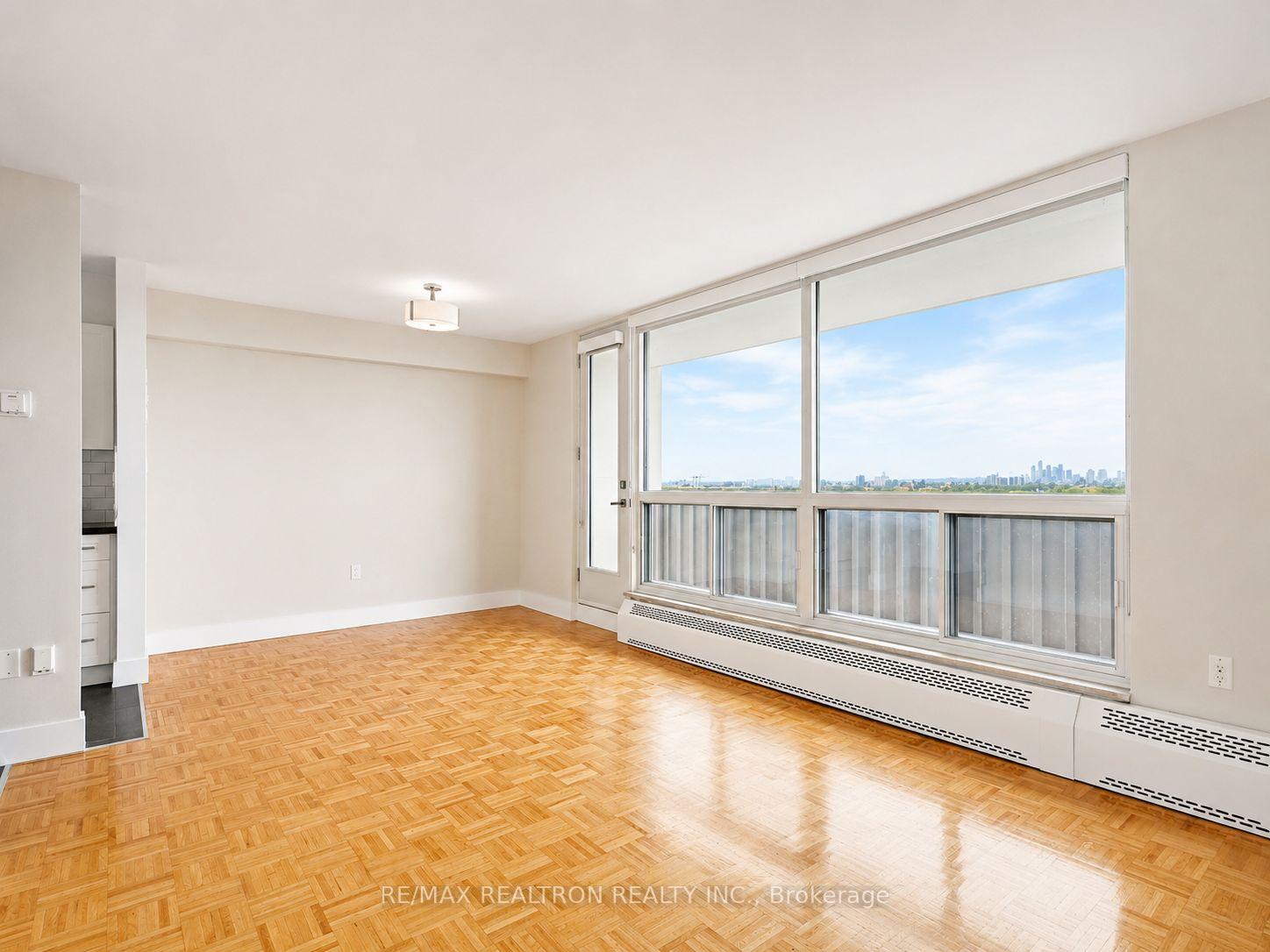 666-spadina-avenue-toronto-toronto-ontario-c13735866