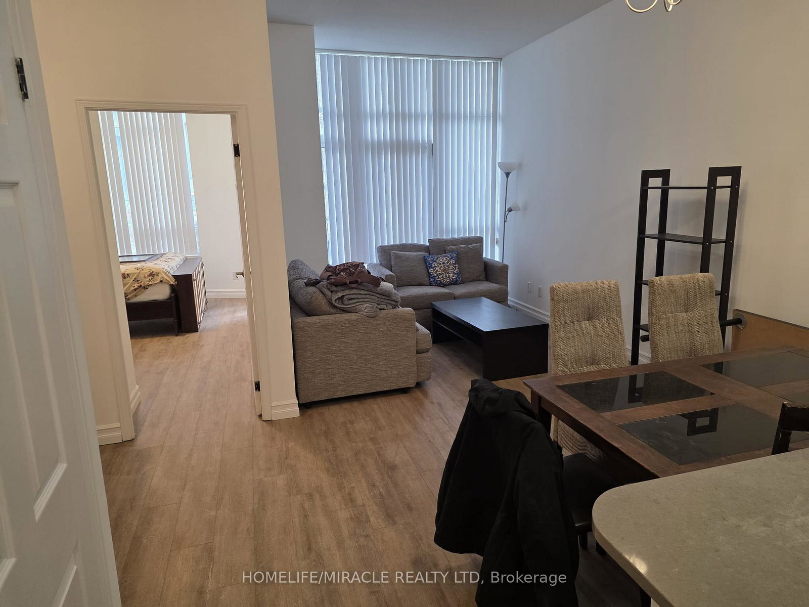 35-hollywood-avenue-toronto-north-york-ontario-c13736182