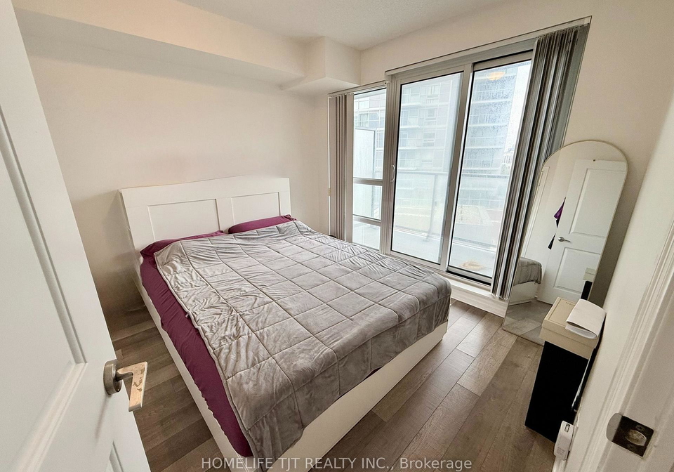 2015-sheppard-avenue-e-toronto-north-york-ontario-c13736422