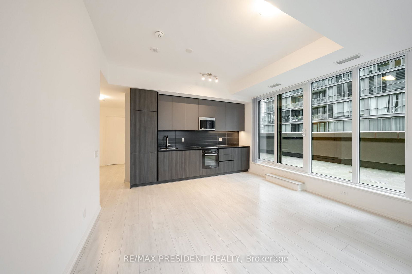 400-king-street-w-toronto-toronto-ontario-c13737174