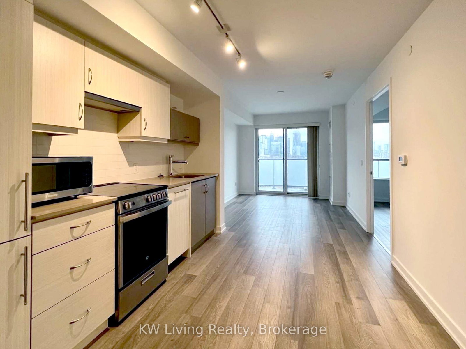181-huron-street-toronto-toronto-ontario-c13737400