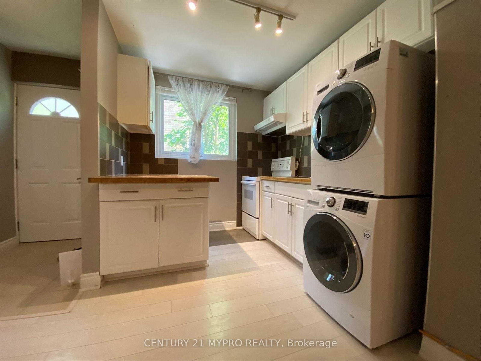 16-north-hills-terrace-toronto-north-york-ontario-c13738062