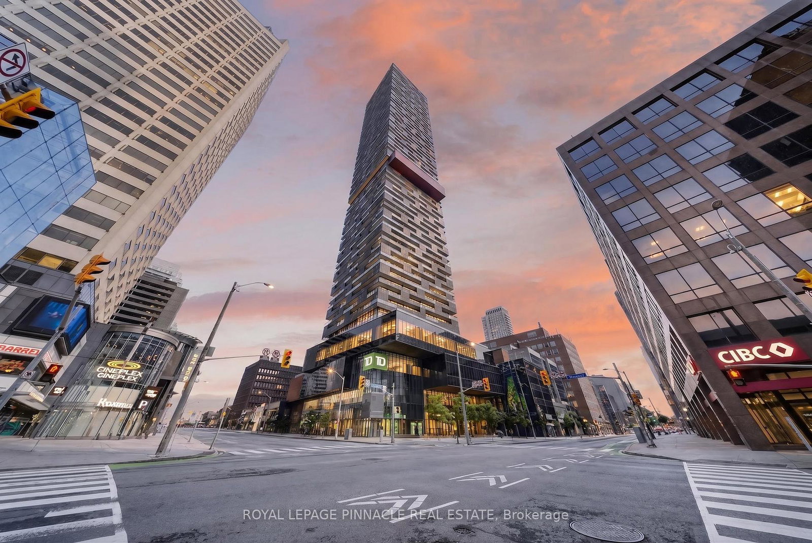 8-eglinton-avenue-e-toronto-toronto-ontario-c13738562