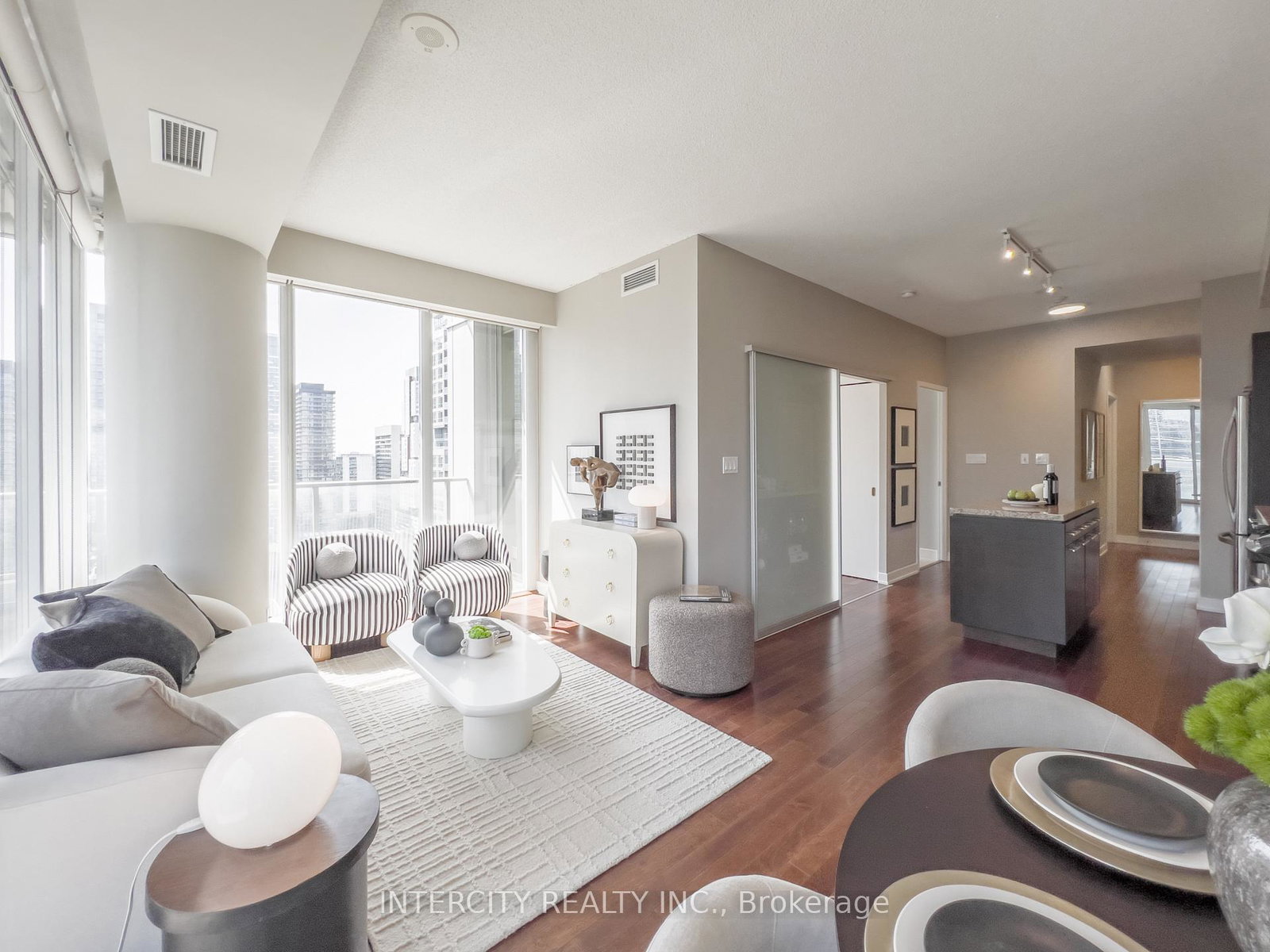 126-simcoe-street-toronto-toronto-ontario-c13738634