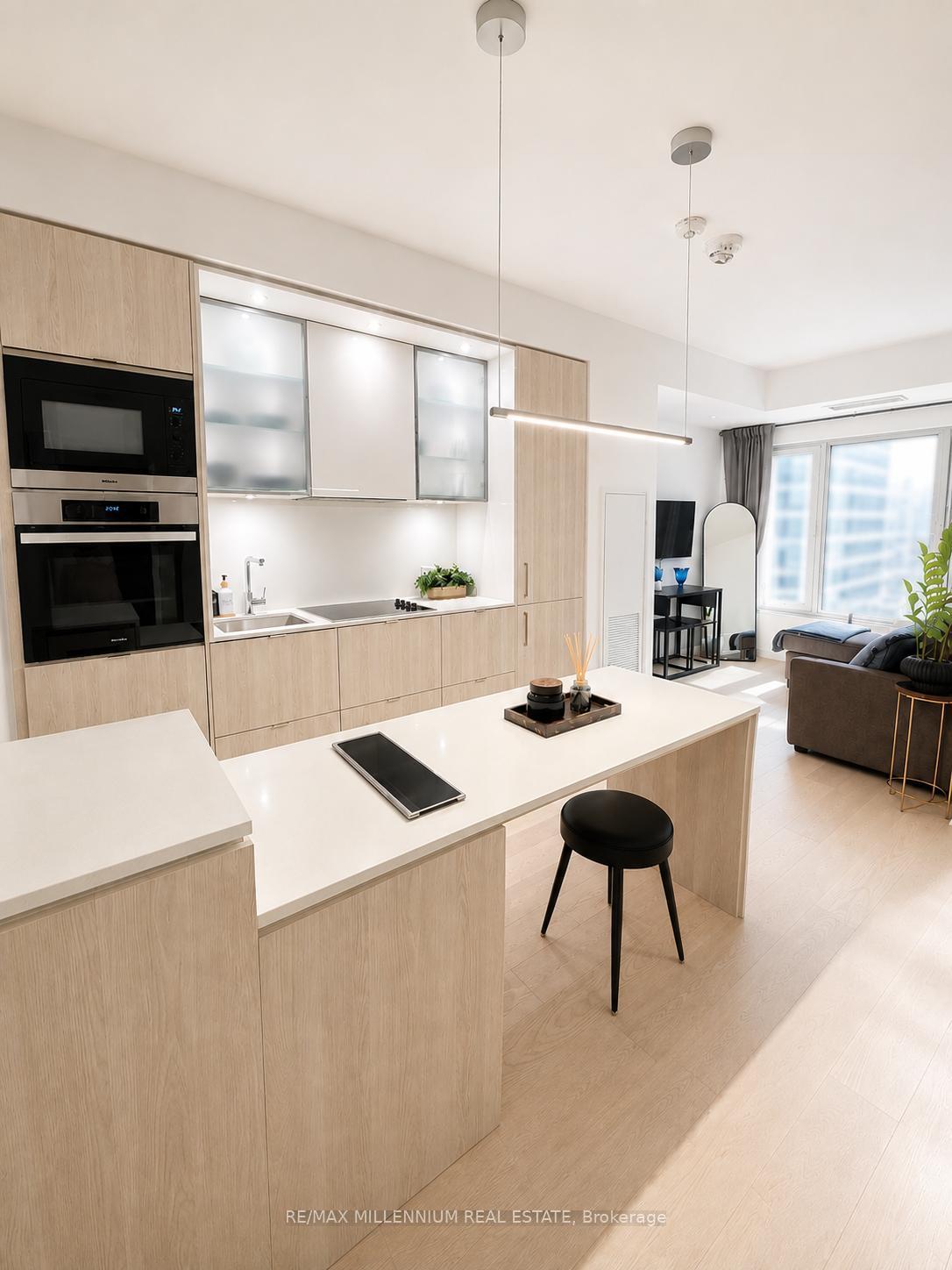 11-yorkville-avenue-toronto-toronto-ontario-c13739016