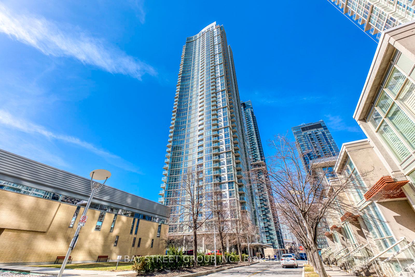 35-mariner-terrace-toronto-toronto-ontario-c13739584